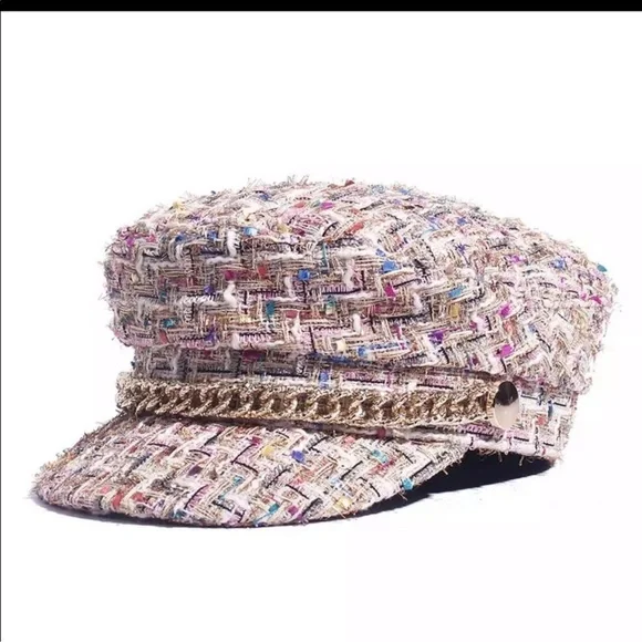 Stylish Black and White Hat for Every Occasion - Picture 5 of 5